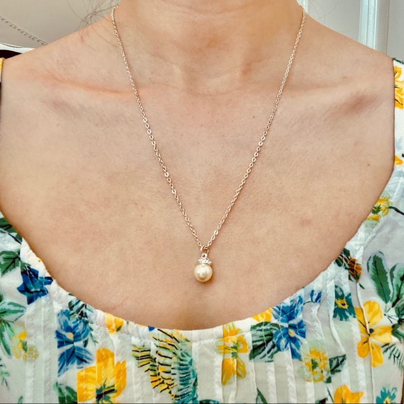 Charming Charlie Jewelry - CHARMING CHARLIE silver pearl/ diamond necklace
